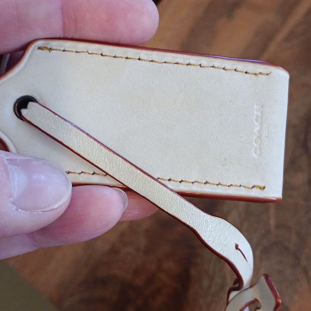 Coach Cream Handtag And Clochette - Picture 10 of 16